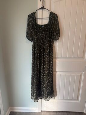 Old Navy Green Floral Dress size Medium